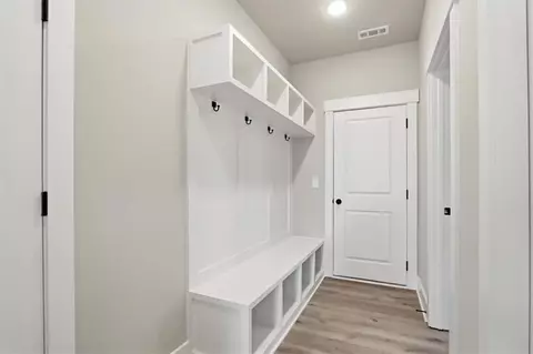 Entry Way - 576 Elder Rd, Statham, GA 30666 photo 4 of 6