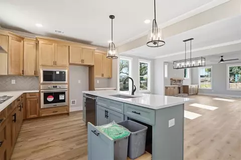 Kitchen - 576 Elder Rd, Statham, GA 30666 photo 10 of 10