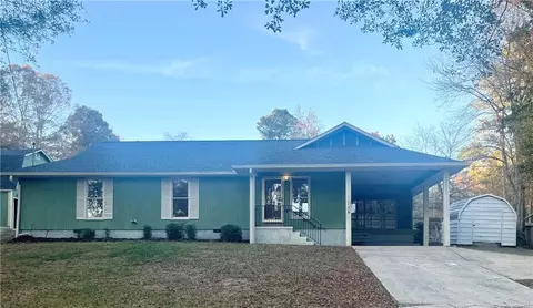 175 Lakeshore Cir SE, Acworth, GA 30101