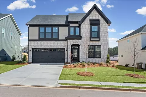 713 Crystal Lake Pkwy, Hoschton, GA 30548