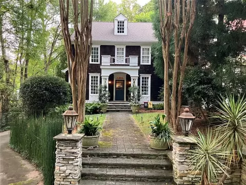 1005 Mantissa St NW, Atlanta, GA 30318