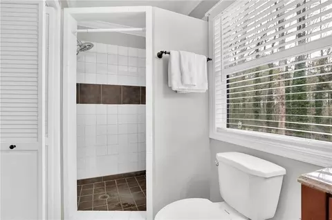 Bath - 3894 Pine Needle Dr, Duluth, GA 30096 photo 5 of 6