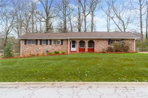 4306 Dawning Ln, Douglasville, GA 30135