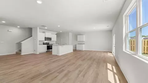 Living - 33 Rolling Meadow Trce, Jasper, GA 30143 photo 5 of 5