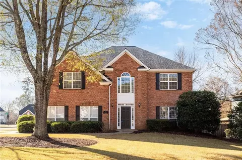 105 Ashbrook Ln, Roswell, GA 30075