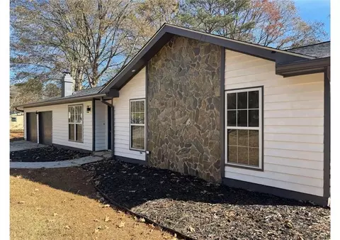 15 Chimney Smoke Dr, Stockbridge, GA 30281