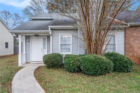 2161 Wellington Cir, Lithonia, GA 30058