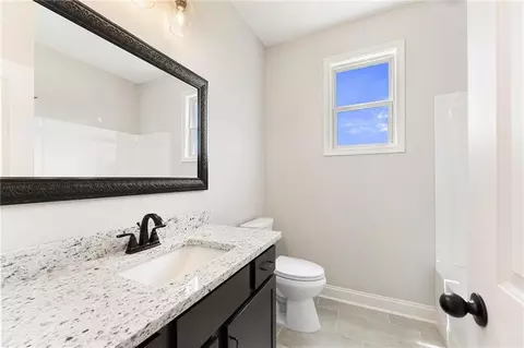 Bath - 280 Camden Loop, Jefferson, GA 30549 photo 3 of 6