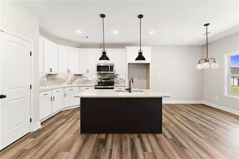 Kitchen - 280 Camden Loop, Jefferson, GA 30549 photo 1 of 2