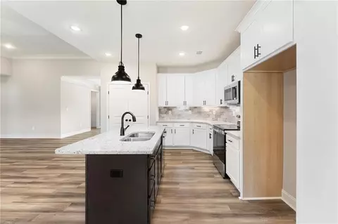 Kitchen - 280 Camden Loop, Jefferson, GA 30549 photo 2 of 2