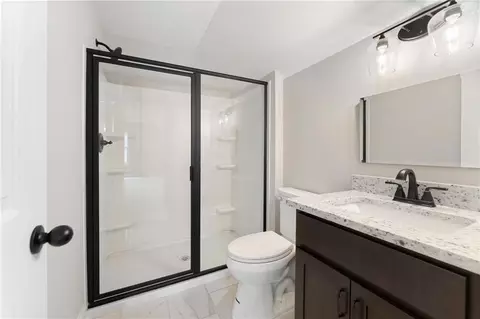 Bath - 280 Camden Loop, Jefferson, GA 30549 photo 5 of 6