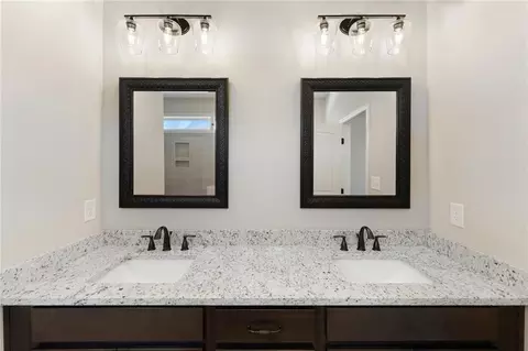 Bath - 280 Camden Loop, Jefferson, GA 30549 photo 1 of 6