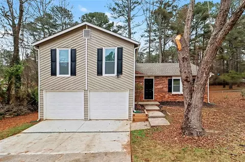 3723 Chimney Ridge Ct, Ellenwood, GA 30294