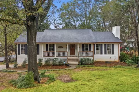 201 Lexington Dr, Woodstock, GA 30188
