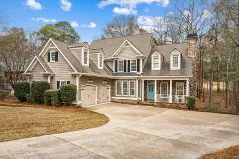 Exterior - 8291 Fairway Dr, Covington, GA 30014 photo 4 of 12