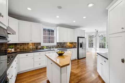 Kitchen - 8291 Fairway Dr, Covington, GA 30014 photo 5 of 5