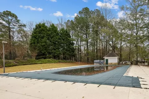 Exterior - 8291 Fairway Dr, Covington, GA 30014 photo 11 of 12