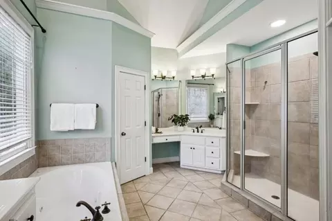 Bath - 8291 Fairway Dr, Covington, GA 30014 photo 3 of 7