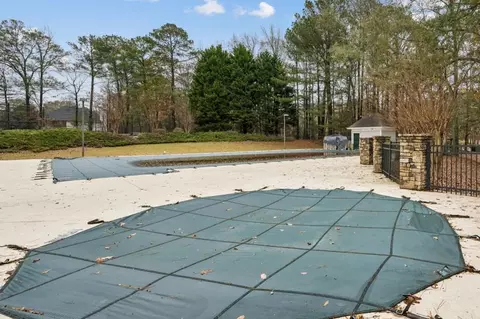 Exterior - 8291 Fairway Dr, Covington, GA 30014 photo 12 of 12