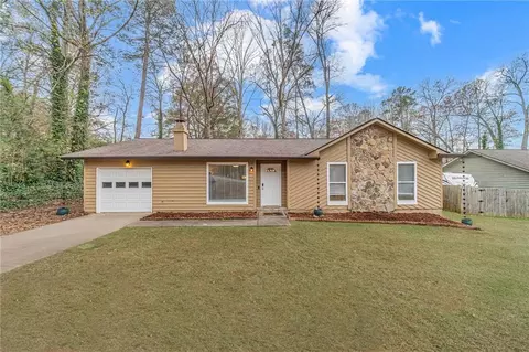 30 Saratoga Dr, Lawrenceville, GA 30044