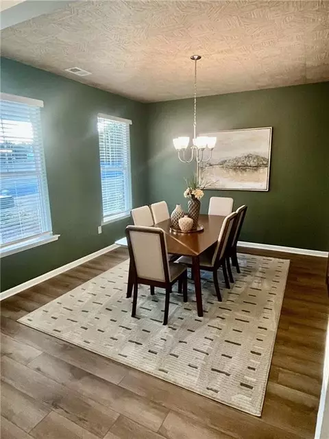 1827 Kingsmere Run Dr, Loganville, GA 30052
