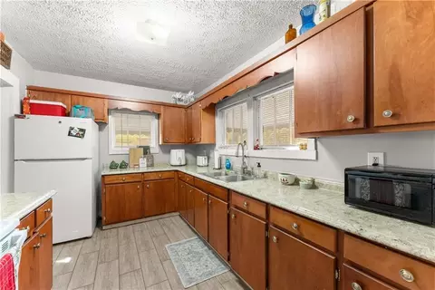 Kitchen - 84 Park St, Toccoa, GA 30577 photo 2 of 3