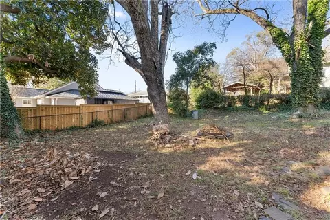 Exterior - 84 Park St, Toccoa, GA 30577 photo 4 of 7