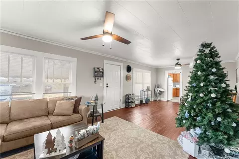 Living - 84 Park St, Toccoa, GA 30577 photo 2 of 2