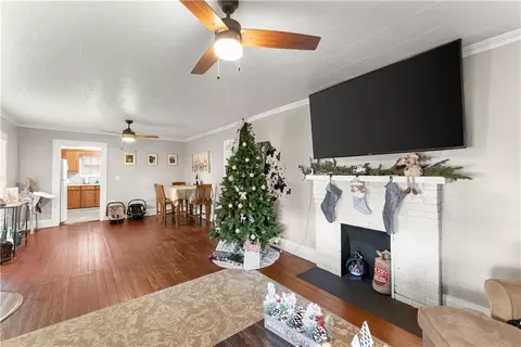 Living - 84 Park St, Toccoa, GA 30577 photo 1 of 2