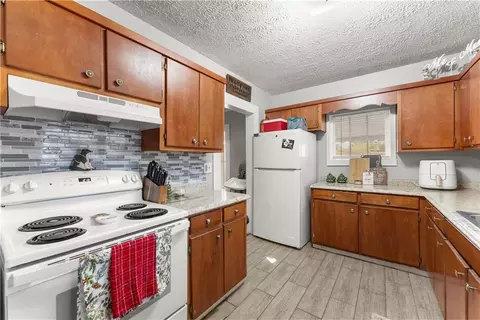 Kitchen - 84 Park St, Toccoa, GA 30577 photo 1 of 3