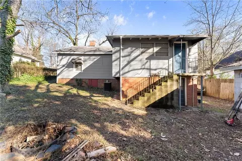 Exterior - 84 Park St, Toccoa, GA 30577 photo 6 of 7