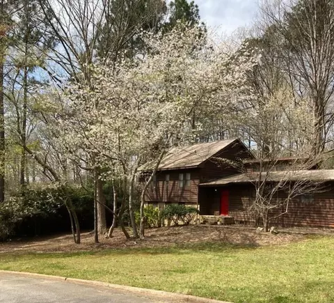 3315 Canterbury Trl, Rex, GA 30273