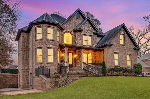 820 Cramac Dr, Lawrenceville, GA 30046