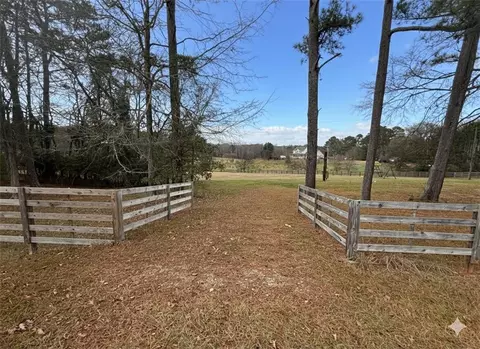 2698 Jackson Trail Rd, Jefferson, GA 30549