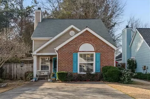 1351 Yorkshire Ln, Woodstock, GA 30188