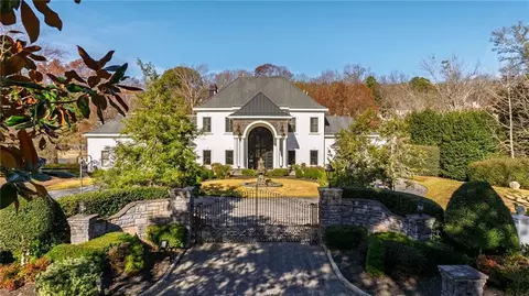 4571 Columns Dr SE, Marietta, GA 30067