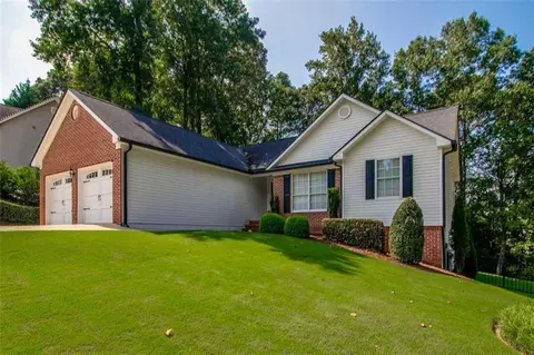 5505 Riverchase Dr, Flowery Branch, GA 30542