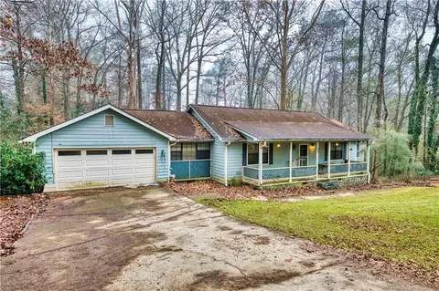 209 Pinewood Ln, Stockbridge, GA 30281