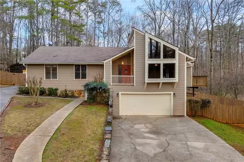 6302 Valley Stream Dr, Cumming, GA 30040