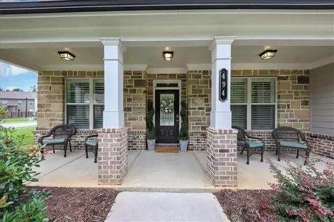 494 Henson Farm Dr, Loganville, GA 30052