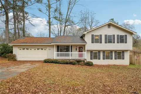 337 Independence Dr, Jonesboro, GA 30238
