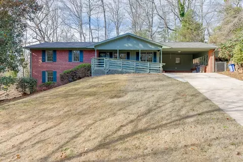 470 Woodland Dr, Gainesville, GA 30501