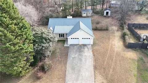 16 Broken Arrow Ct NE, Rydal, GA 30171