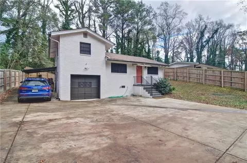 461 Meadowbrook Dr SE, Marietta, GA 30067