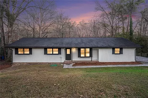 2912 Hickory Trl, Snellville, GA 30078