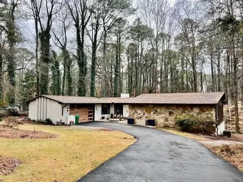 6068 Dee Ct, Stone Mountain, GA 30087