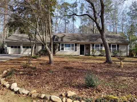 172 Middlesex Ln NW, Marietta, GA 30064