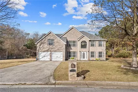 1910 Boulder Gate Dr, Ellenwood, GA 30294