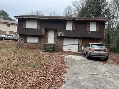 5827 Christopher Ln, Lithonia, GA 30058