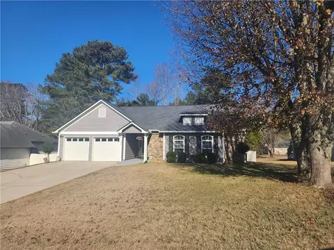 5940 Fairfield Estates Dr, Lithonia, GA 30058